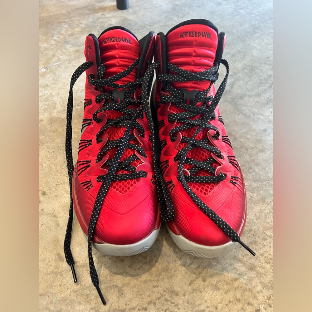Nike Hyperdunk 2013 - University Red / Black - Wolf Grey